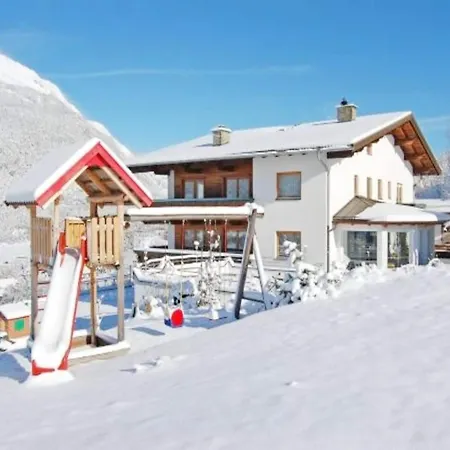 アパート In Pitztal With Mountain Views アルツル・イム・ピッツタール